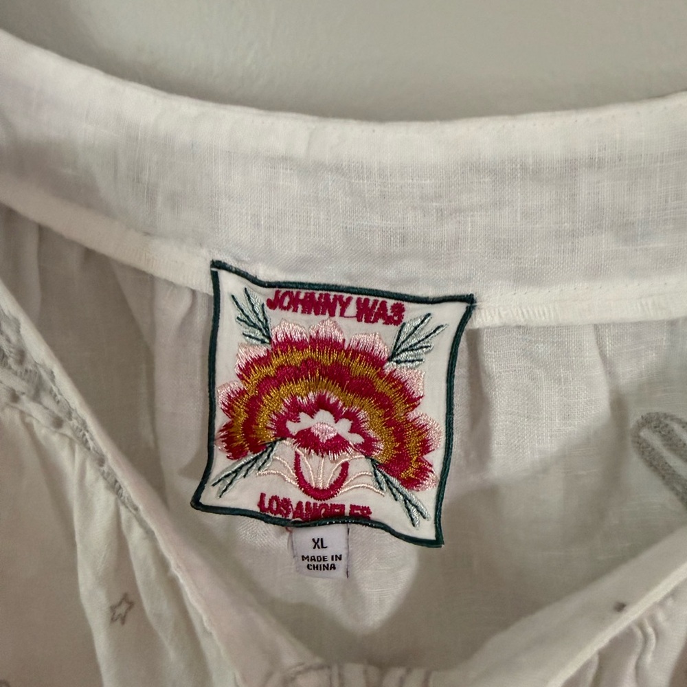 Johnny Was White Linen Embroidered Set - Picture 3 of 9
